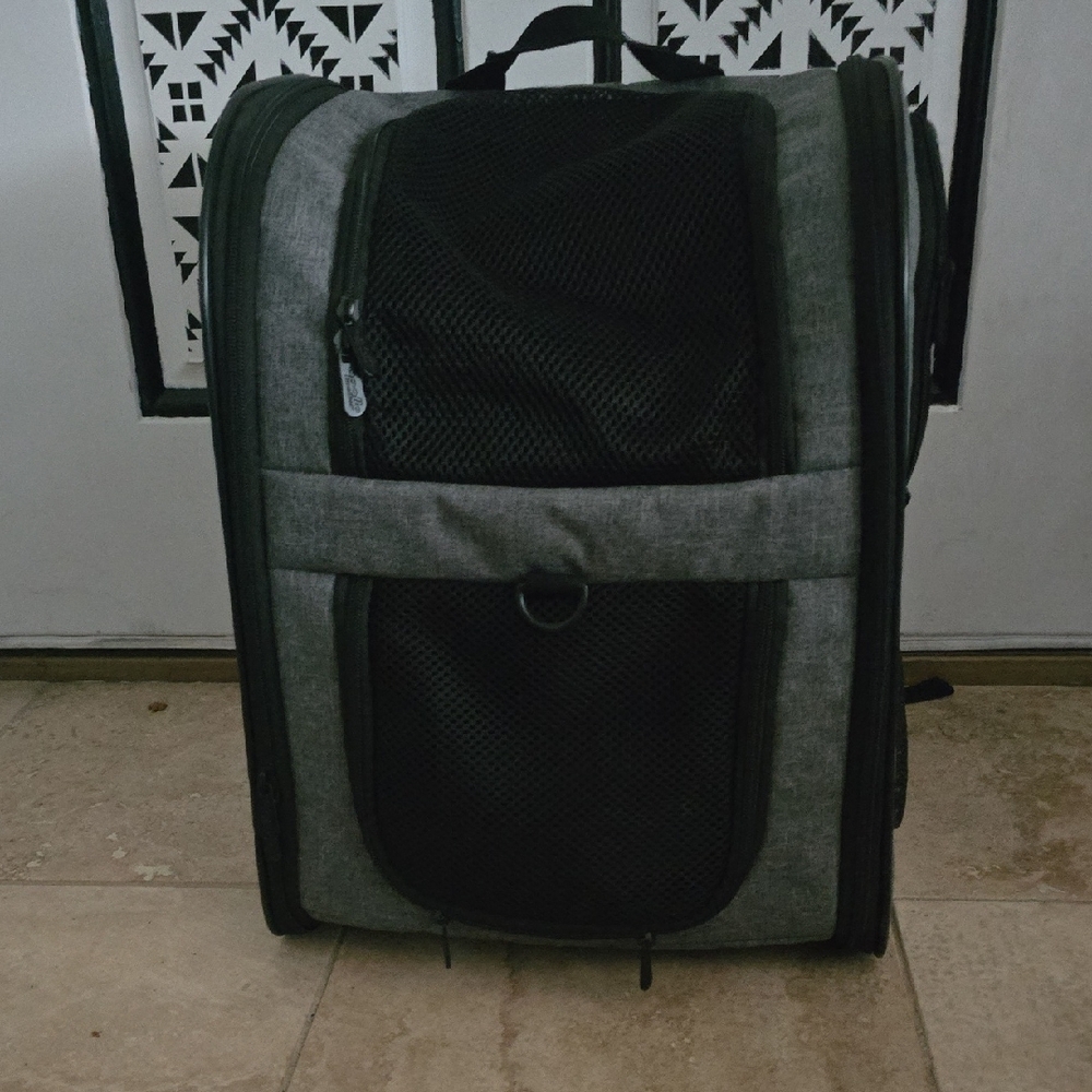 Gray Travel Hiking Dog Or Cat Carrier Backpack * Holds Up To 18lbs Like New